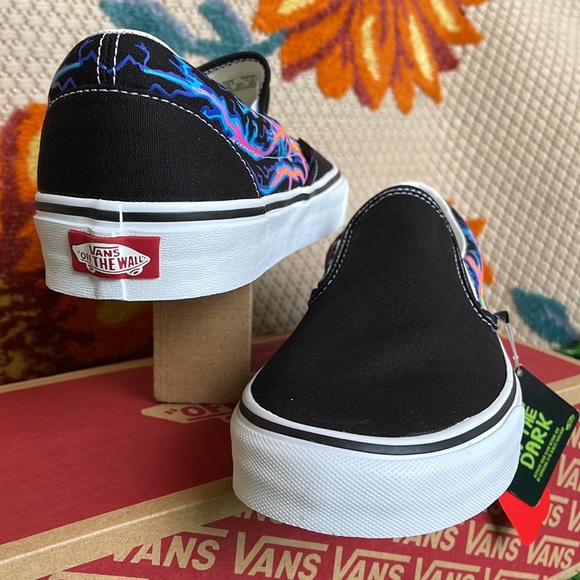 Vans Classic Slip On Electric Flame Black/True White Men’s sneakers - Picture 10 of 16